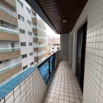 Apartamento em Praia Grande, bairro Guilhermina