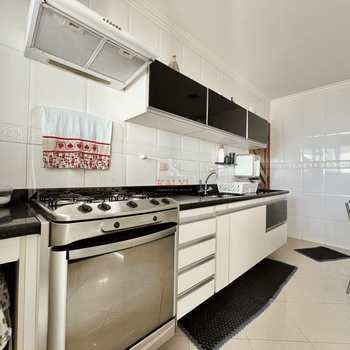 Apartamento em Praia Grande, bairro Guilhermina