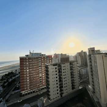 Apartamento em Praia Grande, bairro Guilhermina