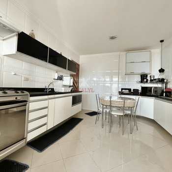 Apartamento em Praia Grande, bairro Guilhermina
