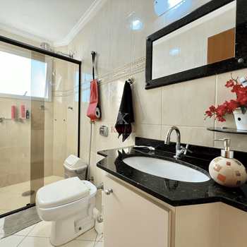 Apartamento em Praia Grande, bairro Guilhermina