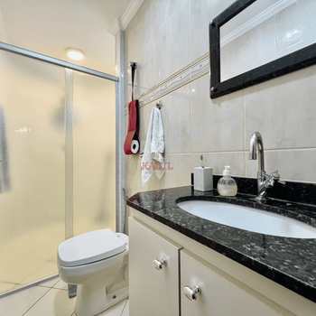 Apartamento em Praia Grande, bairro Guilhermina