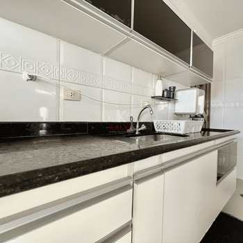 Apartamento em Praia Grande, bairro Guilhermina