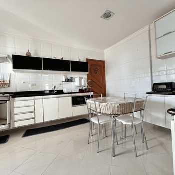 Apartamento em Praia Grande, bairro Guilhermina