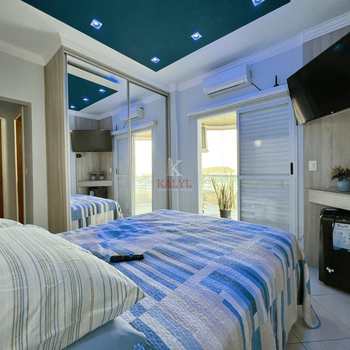 Apartamento em Praia Grande, bairro Guilhermina