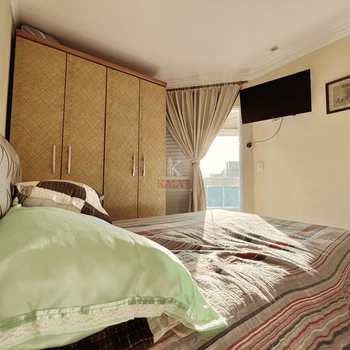 Apartamento em Praia Grande, bairro Guilhermina