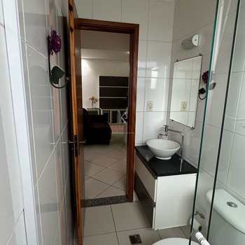 Apartamento em Praia Grande, bairro Guilhermina