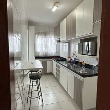 Apartamento em Praia Grande, bairro Guilhermina