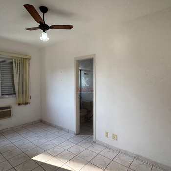 Apartamento em Praia Grande, bairro Guilhermina