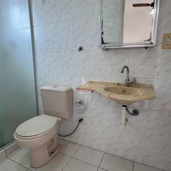Apartamento em Praia Grande, bairro Guilhermina