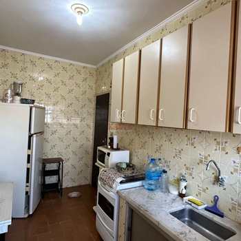 Apartamento em Praia Grande, bairro Guilhermina