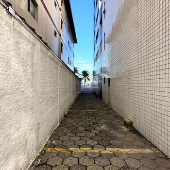 Apartamento em Praia Grande, bairro Guilhermina
