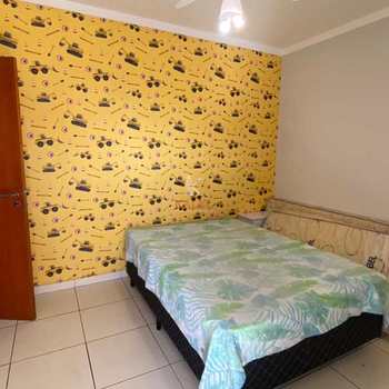 Apartamento em Praia Grande, bairro Guilhermina