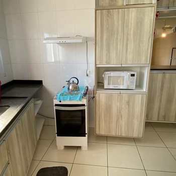 Apartamento em Praia Grande, bairro Guilhermina