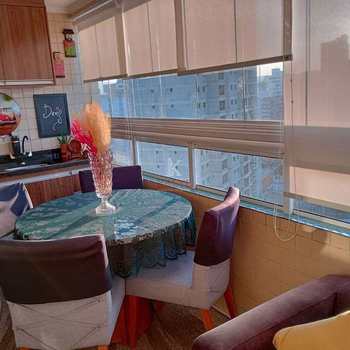 Apartamento em Praia Grande, bairro Guilhermina