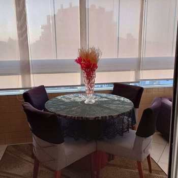 Apartamento em Praia Grande, bairro Guilhermina