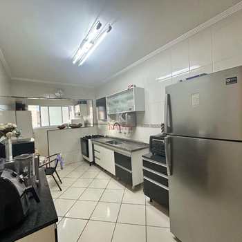 Apartamento em Praia Grande, bairro Guilhermina