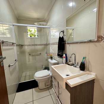 Apartamento em Praia Grande, bairro Guilhermina