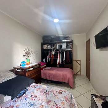 Apartamento em Praia Grande, bairro Guilhermina