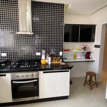 Apartamento em Praia Grande, bairro Guilhermina