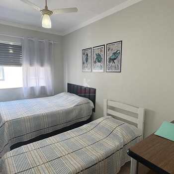 Apartamento em Praia Grande, bairro Guilhermina