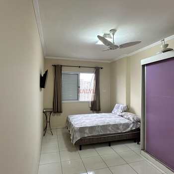 Apartamento em Praia Grande, bairro Guilhermina