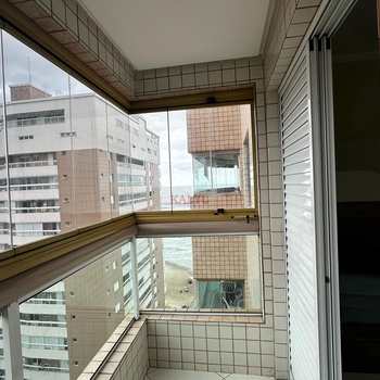 Apartamento em Praia Grande, bairro Guilhermina