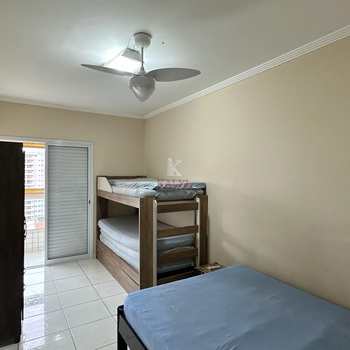 Apartamento em Praia Grande, bairro Guilhermina