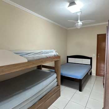 Apartamento em Praia Grande, bairro Guilhermina
