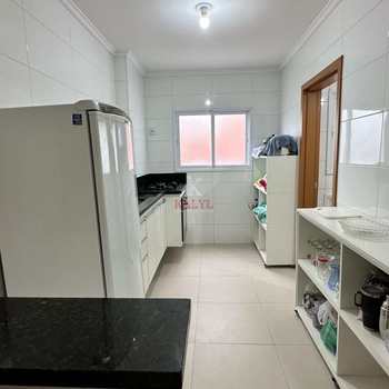 Apartamento em Praia Grande, bairro Guilhermina