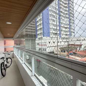 Apartamento em Praia Grande, bairro Guilhermina