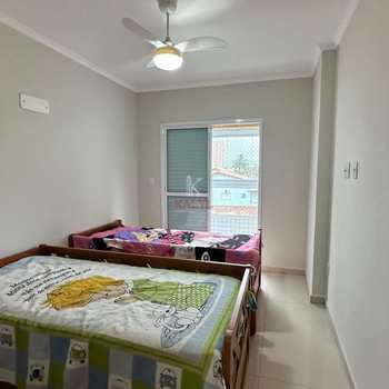 Apartamento em Praia Grande, bairro Guilhermina