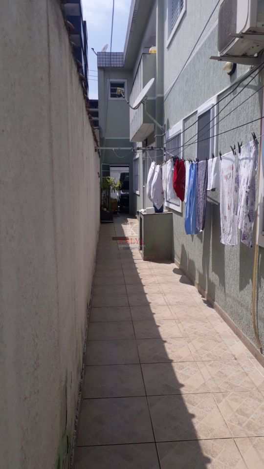 Casa em Praia Grande, no bairro Guilhermina