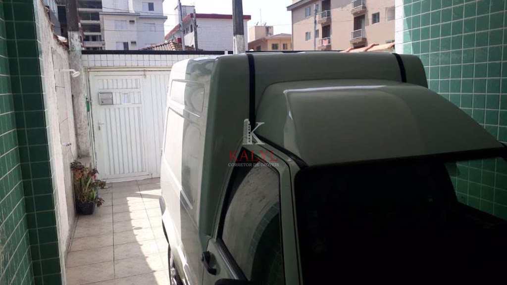Casa em Praia Grande, no bairro Guilhermina