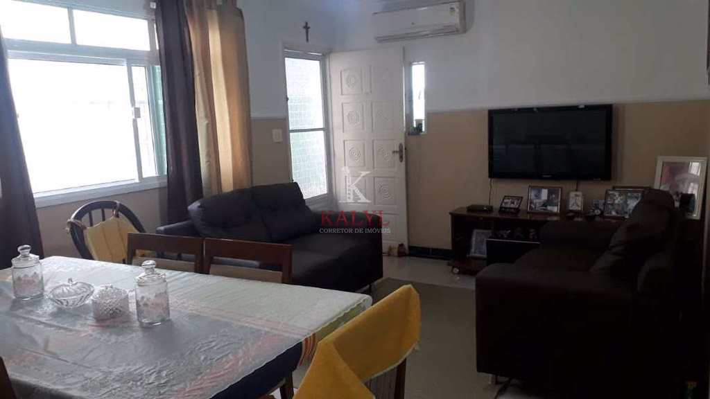 Casa em Praia Grande, no bairro Guilhermina