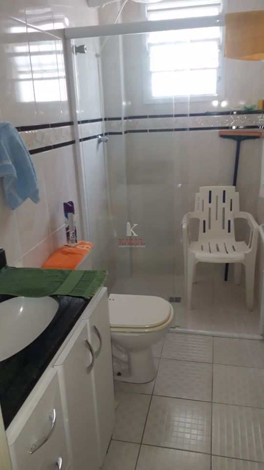 Casa em Praia Grande, no bairro Guilhermina
