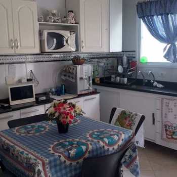 Casa em Praia Grande, bairro Guilhermina