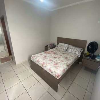 Sobrado em Praia Grande, bairro Ocian