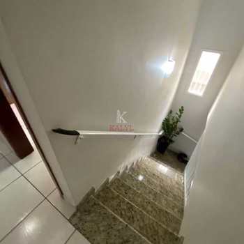 Sobrado em Praia Grande, bairro Ocian