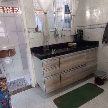 Sobrado em Praia Grande, bairro Caiçara