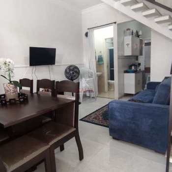 Sobrado em Praia Grande, bairro Caiçara