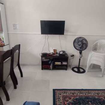 Sobrado em Praia Grande, bairro Caiçara
