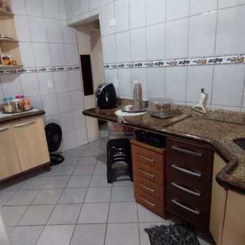 Sobrado em Praia Grande, bairro Nova Mirim