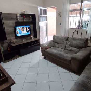 Sobrado em Praia Grande, bairro Nova Mirim