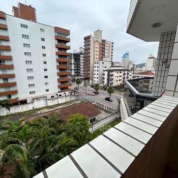 Apartamento em Praia Grande, bairro Guilhermina