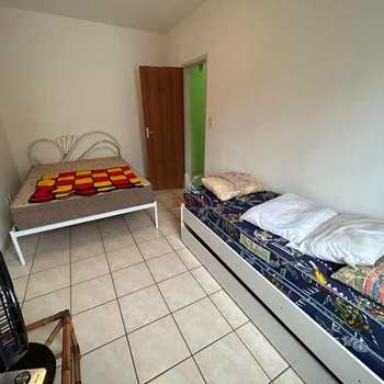 Apartamento em Praia Grande, bairro Guilhermina