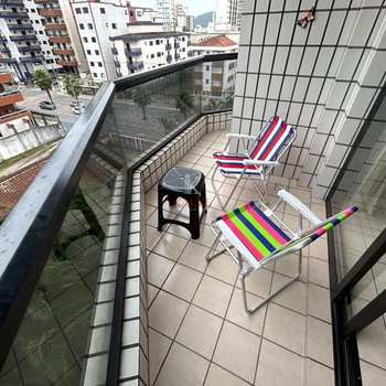 Apartamento em Praia Grande, bairro Guilhermina