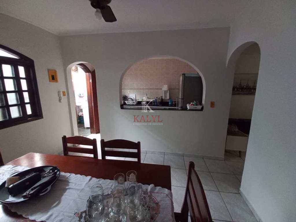 Sobrado em Praia Grande, no bairro Aviação