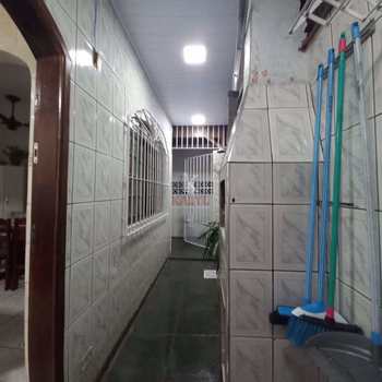 Sobrado em Praia Grande, bairro Aviação