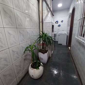 Sobrado em Praia Grande, bairro Aviação